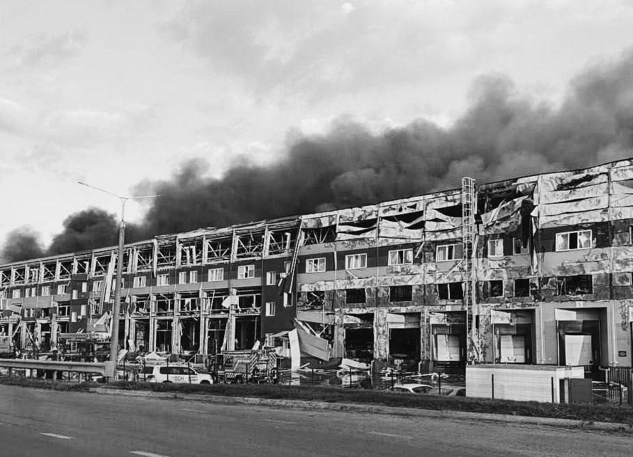 Внаслідок російської атаки знищено склад видавництва «книголав» із 250 тисячами книжок